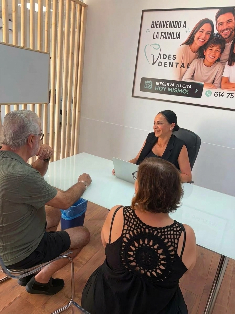 Consulta odontológica y atención cercana al paciente en Vides Dental